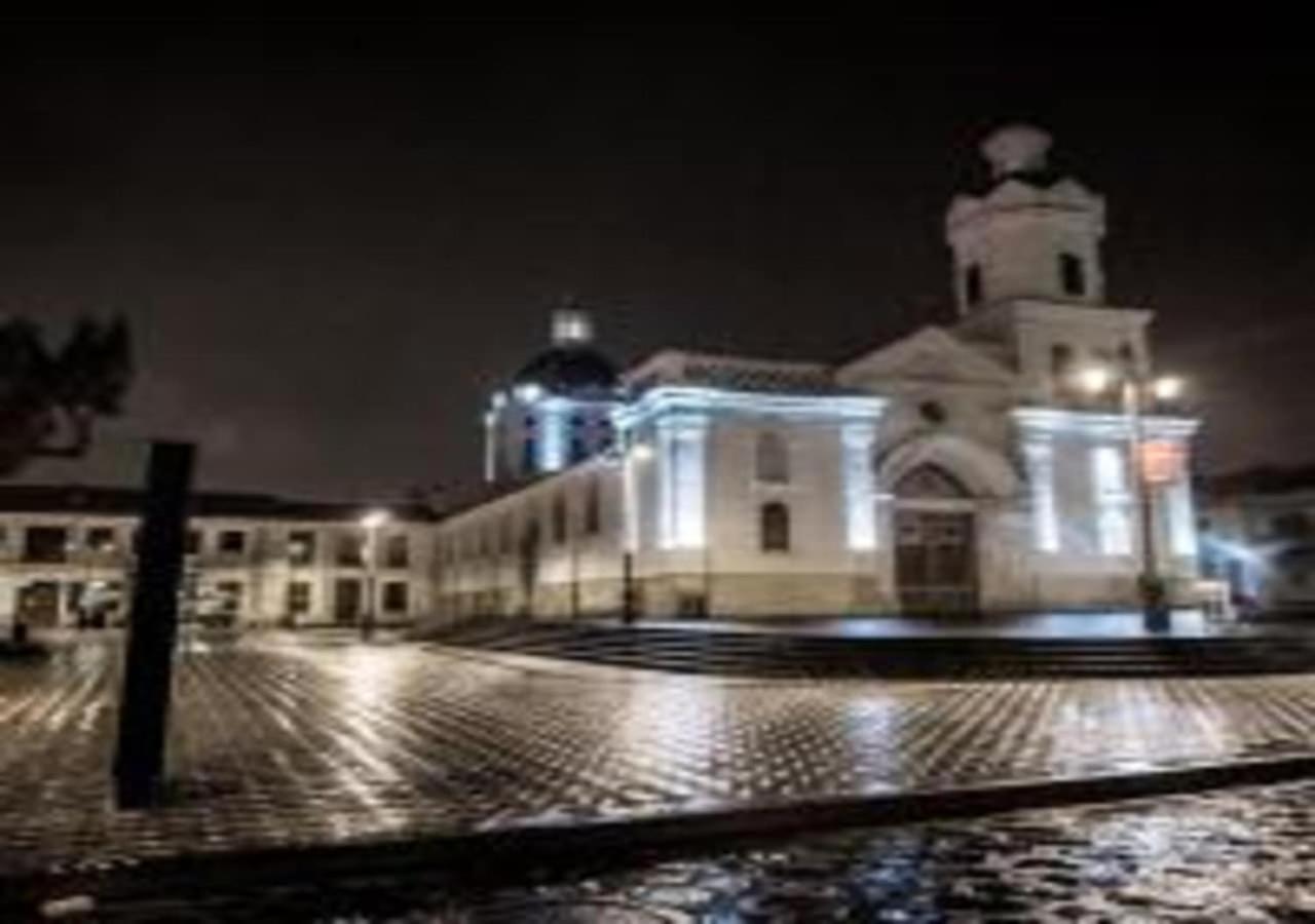 Hotel Azul De La Plaza By Chat Noir Cuenca Exterior foto
