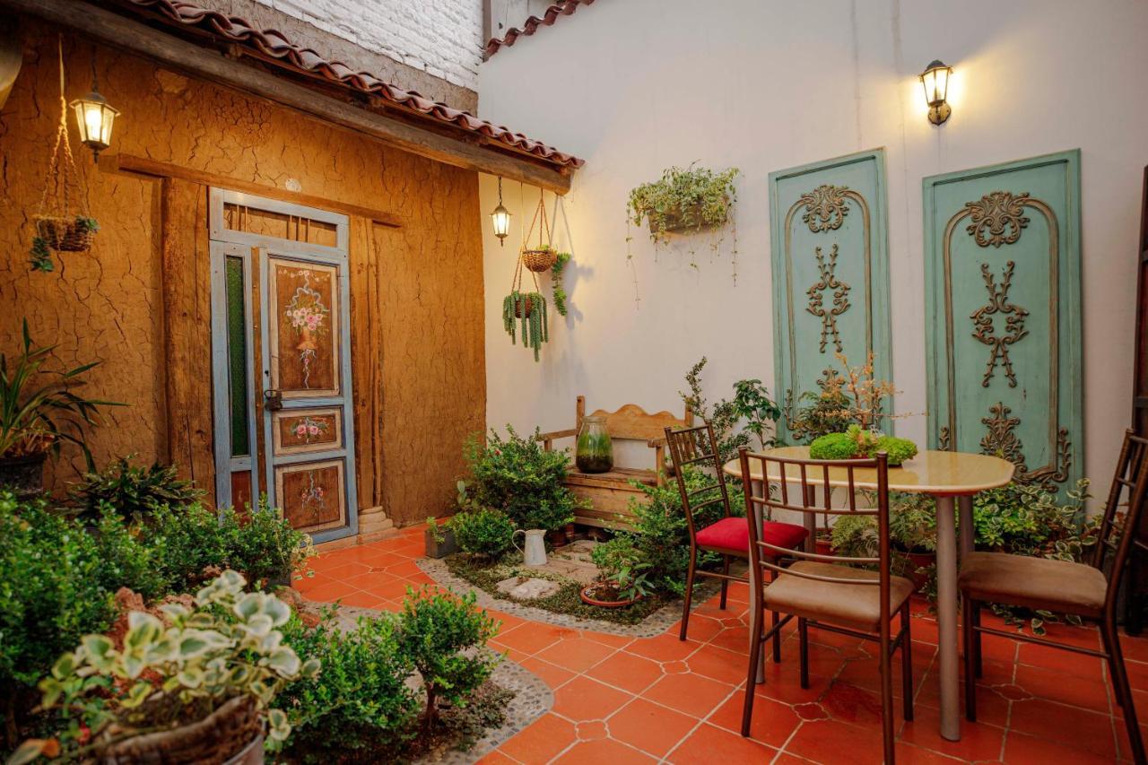 Hotel Azul De La Plaza By Chat Noir Cuenca Exterior foto